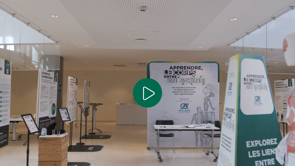 Image à cliquer pour lancer la vidéo "Coulisses et témoignages" de l'exposition "Apprendre, le corps entre en scène"